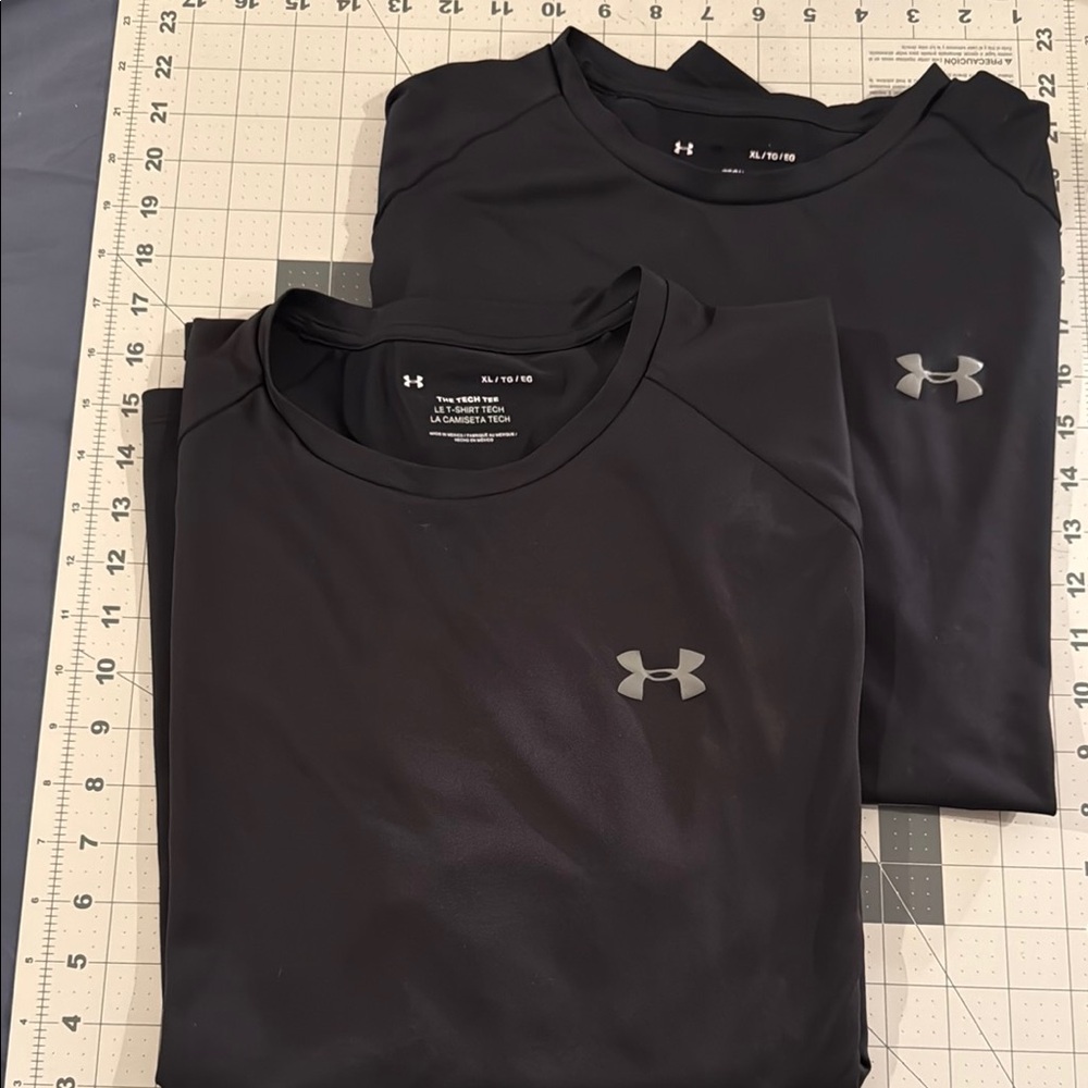 Under Armour Black Short Sleeve Tees